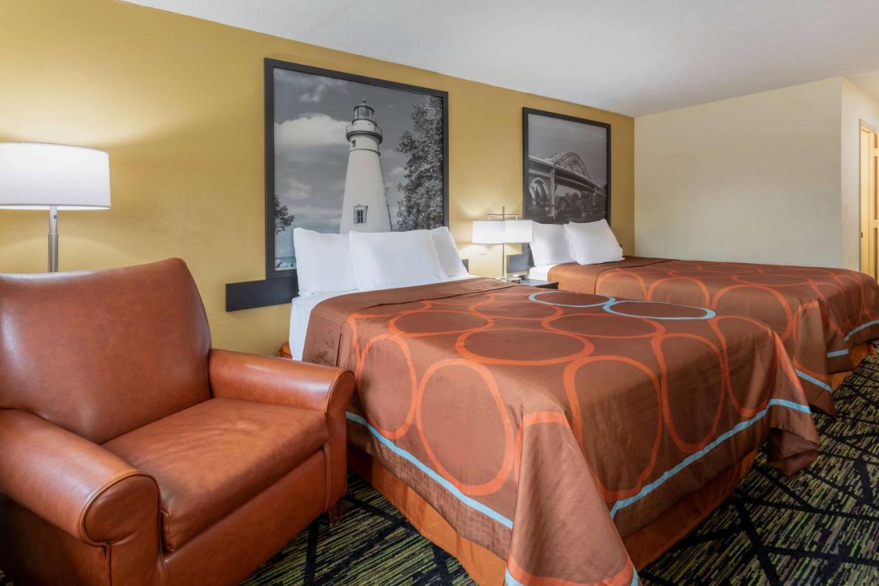 Super 8 By Wyndham Wooster Hotel Exterior photo