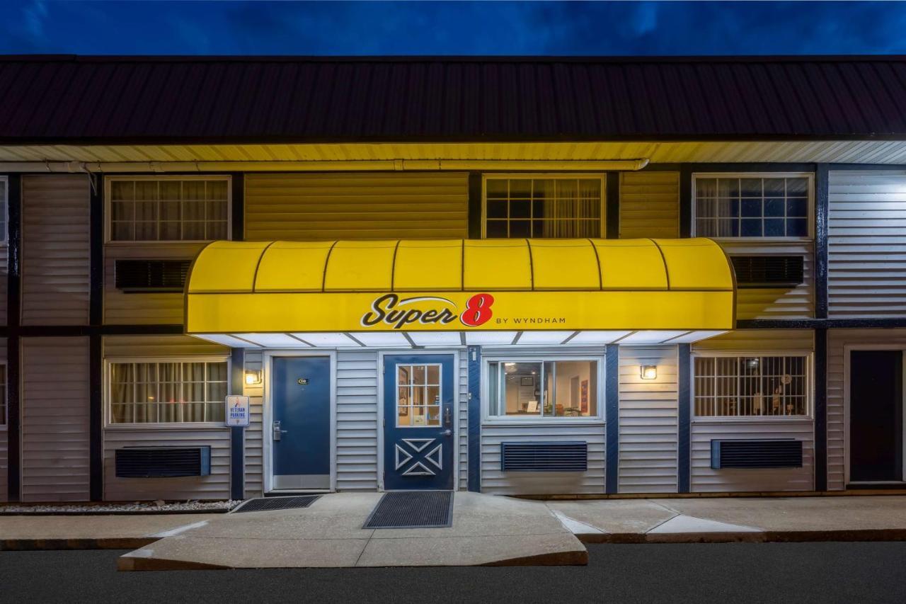 Super 8 By Wyndham Wooster Hotel Exterior photo